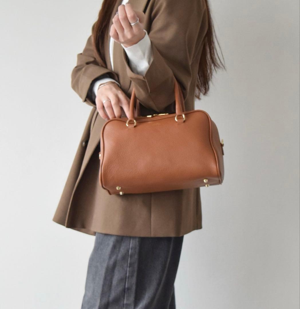 タグ無し新品未使用CHRISTIAN VILLA ブラウンレザーショルダーバッグ