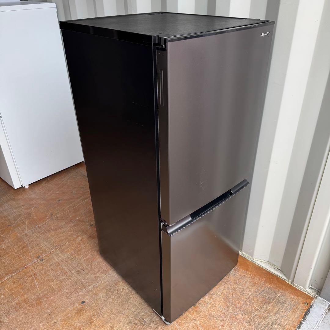 C7707★2022年製美品★シャープ 冷蔵庫 右.左開き 一人暮らしブラック系