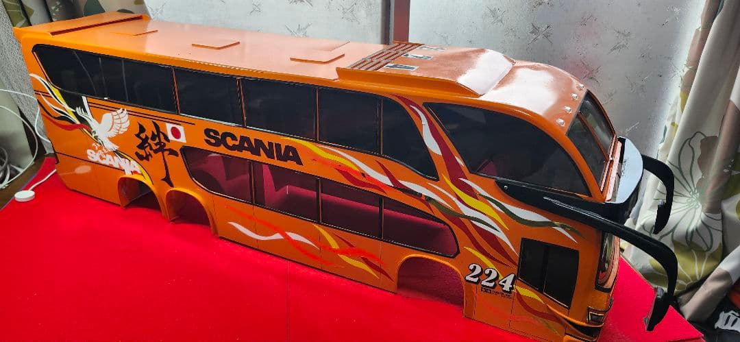 タミヤ1/14　自作バスボディー