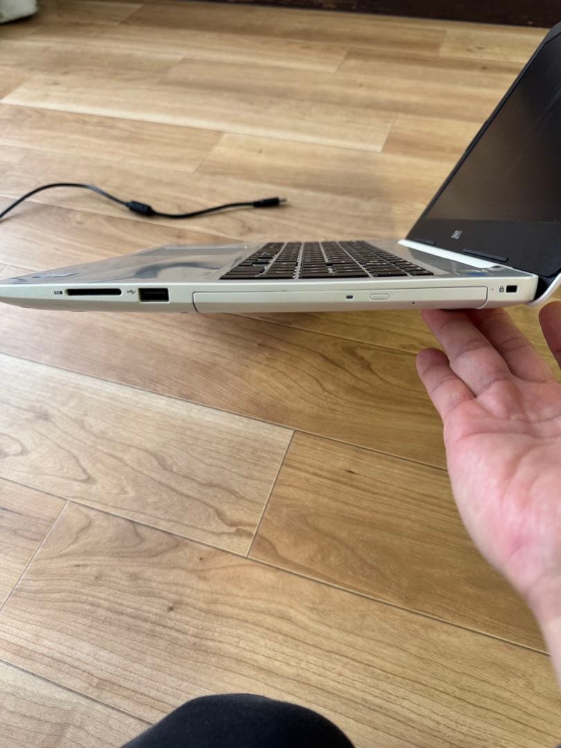 DELLノートパソコンInspiron 5570HDD 915GB