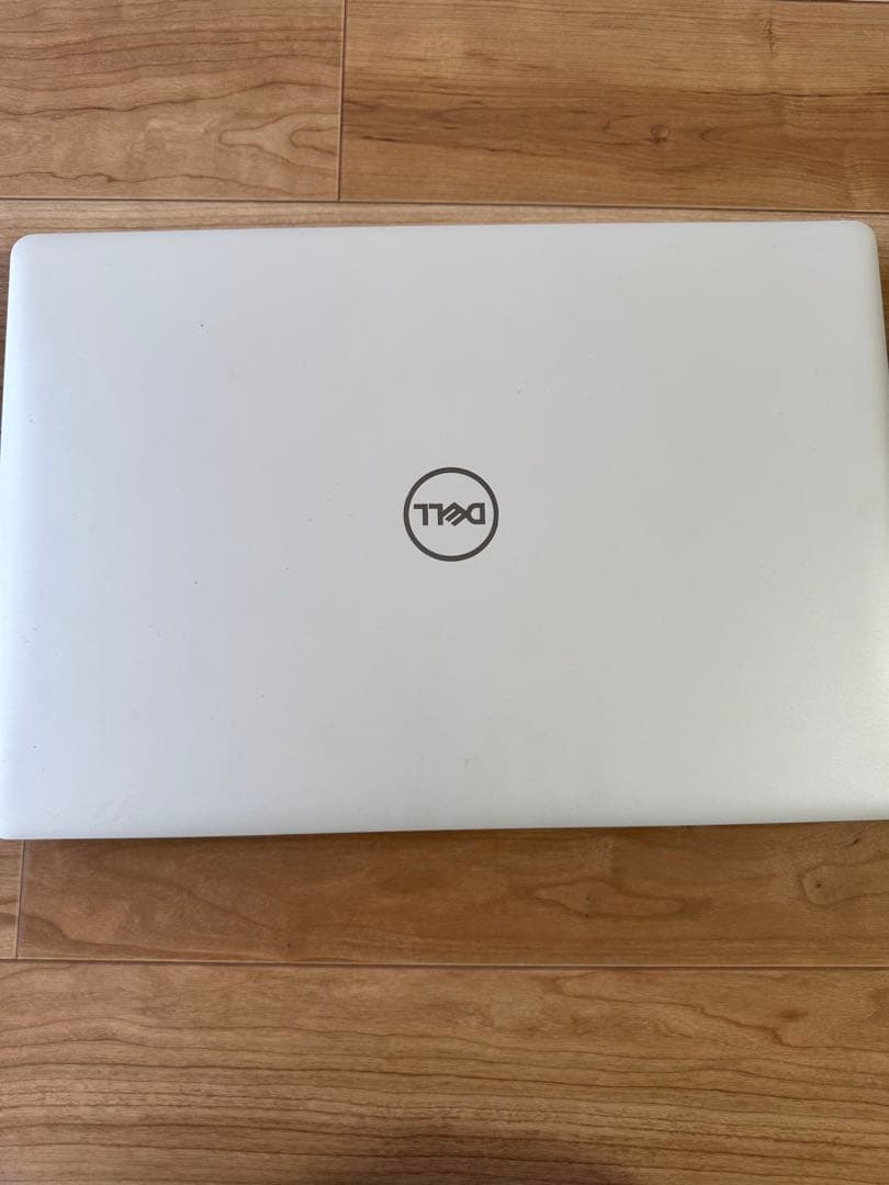 DELLノートパソコンInspiron 5570HDD 915GB