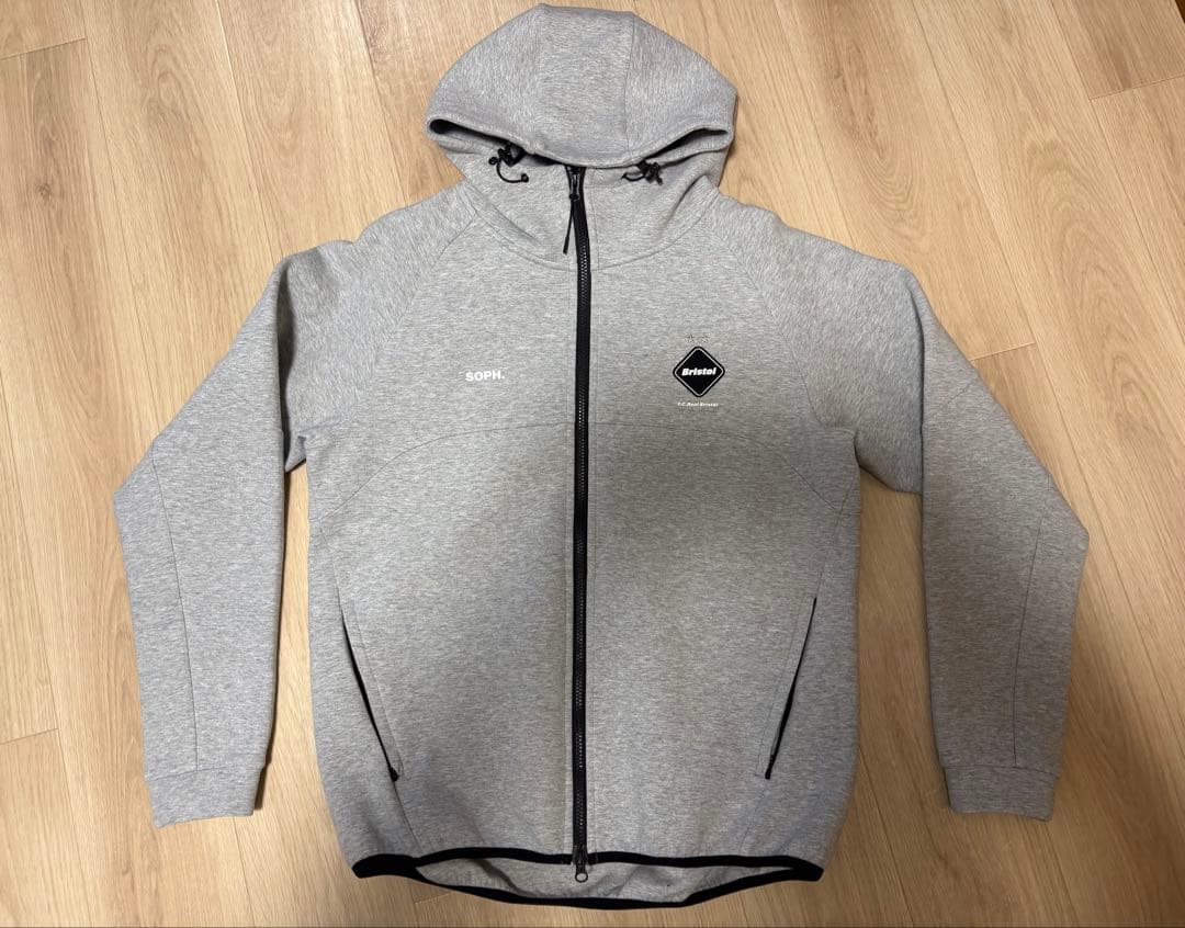 F.C.Real Bristol グレー パーカー　新品同様