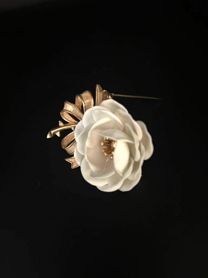 lotuscloud 2508⭐️TRIFARI トリファリヴィンテージブローチ