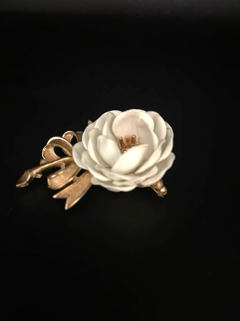 lotuscloud 2508⭐️TRIFARI トリファリヴィンテージブローチ