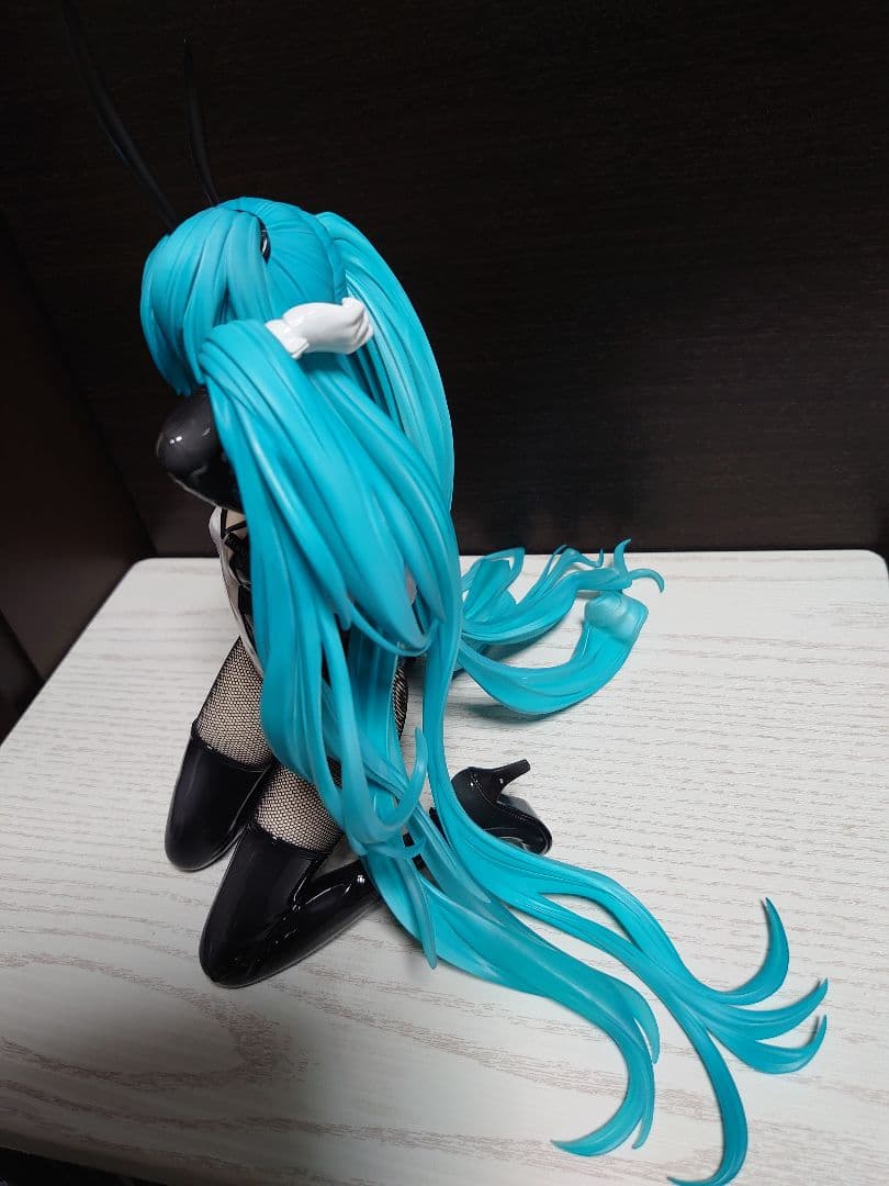 初音ミクバニーVer. Art by 三目YYB 1/4Scale Figure