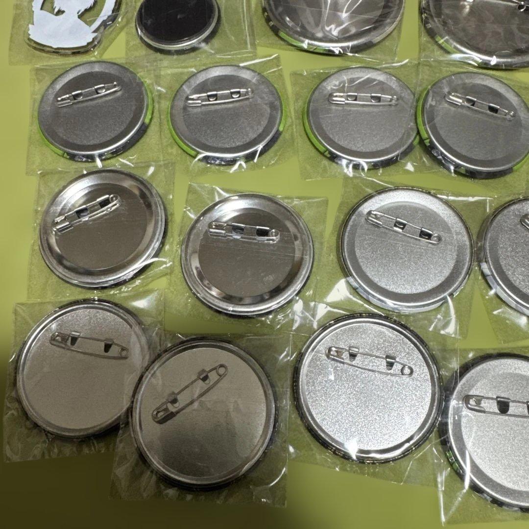 ツイステ　ツイステッドワンダーランド　リリア・ヴァンルージュ　缶バッジ等まとめ