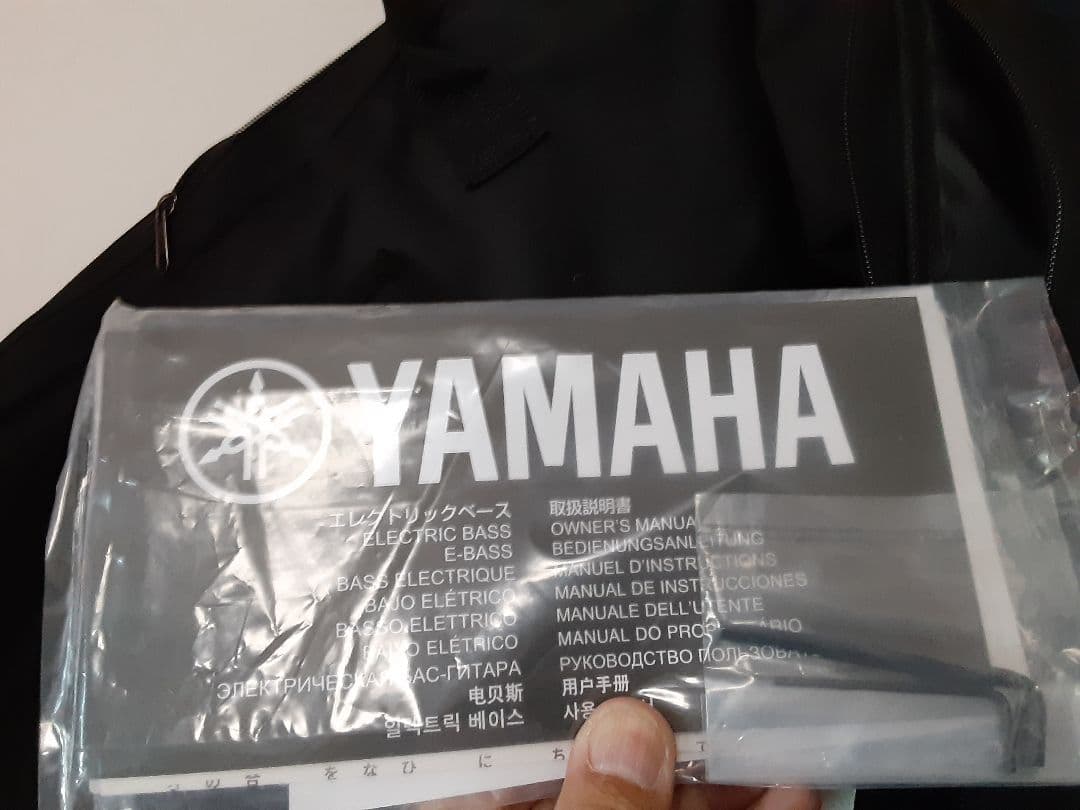 メルカリ便　Yamaha ヤマハ　trbx304 エレキベース　ケース付き