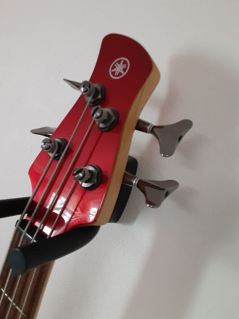 メルカリ便　Yamaha ヤマハ　trbx304 エレキベース　ケース付き