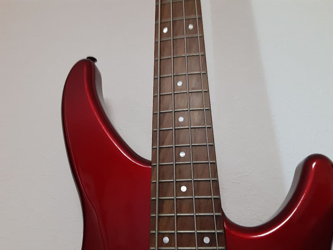 メルカリ便　Yamaha ヤマハ　trbx304 エレキベース　ケース付き