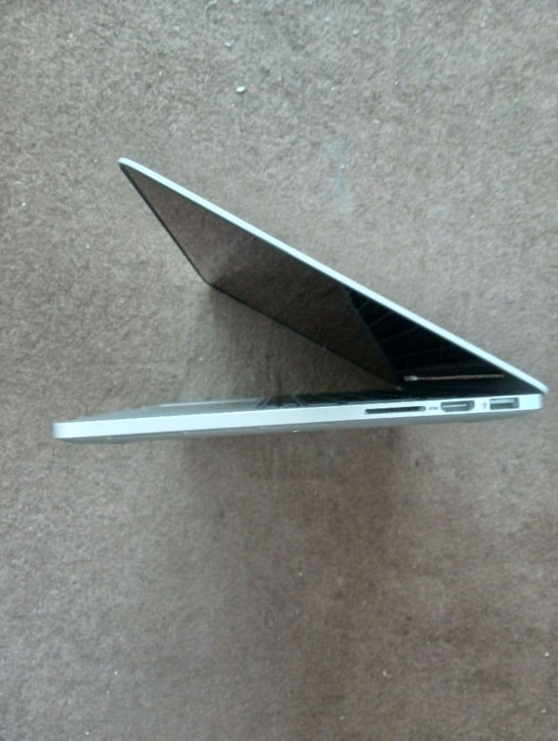 MacBook Pro ［MGX82J/A］ Mid 2014モデル　周辺機器付