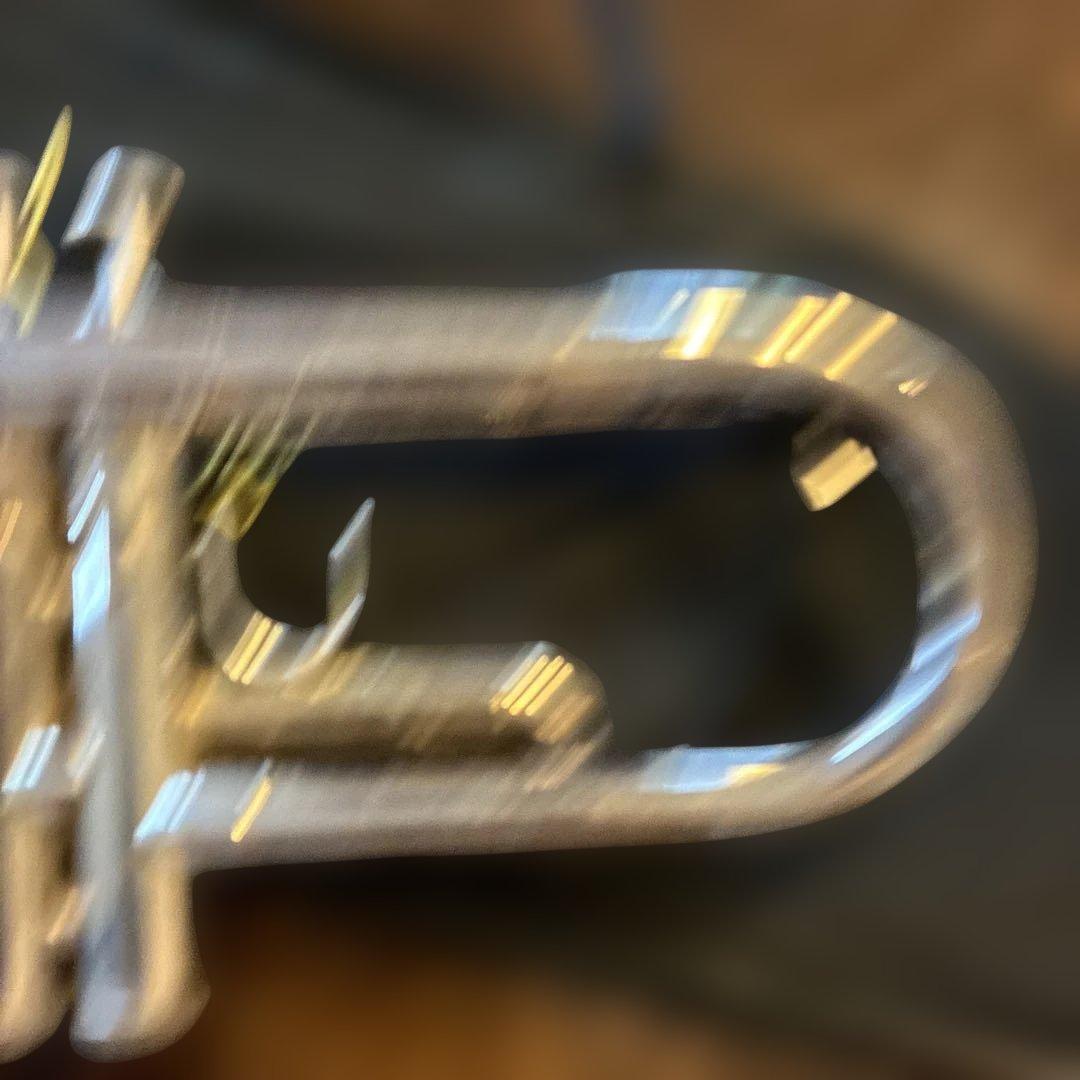 YAMAHAトランペットYTR2320ES とキャリングケース