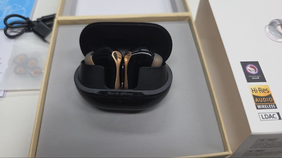 Air5 Pro+ワイヤレスイヤホン ブラック/ゴールド