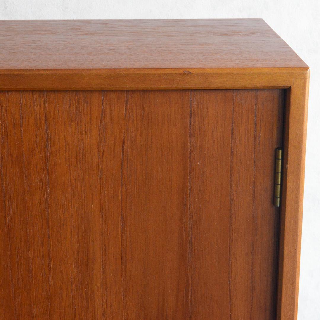 イギリスヴィンテージ ガラスキャビネット サイドボード ショーケース 飾り棚