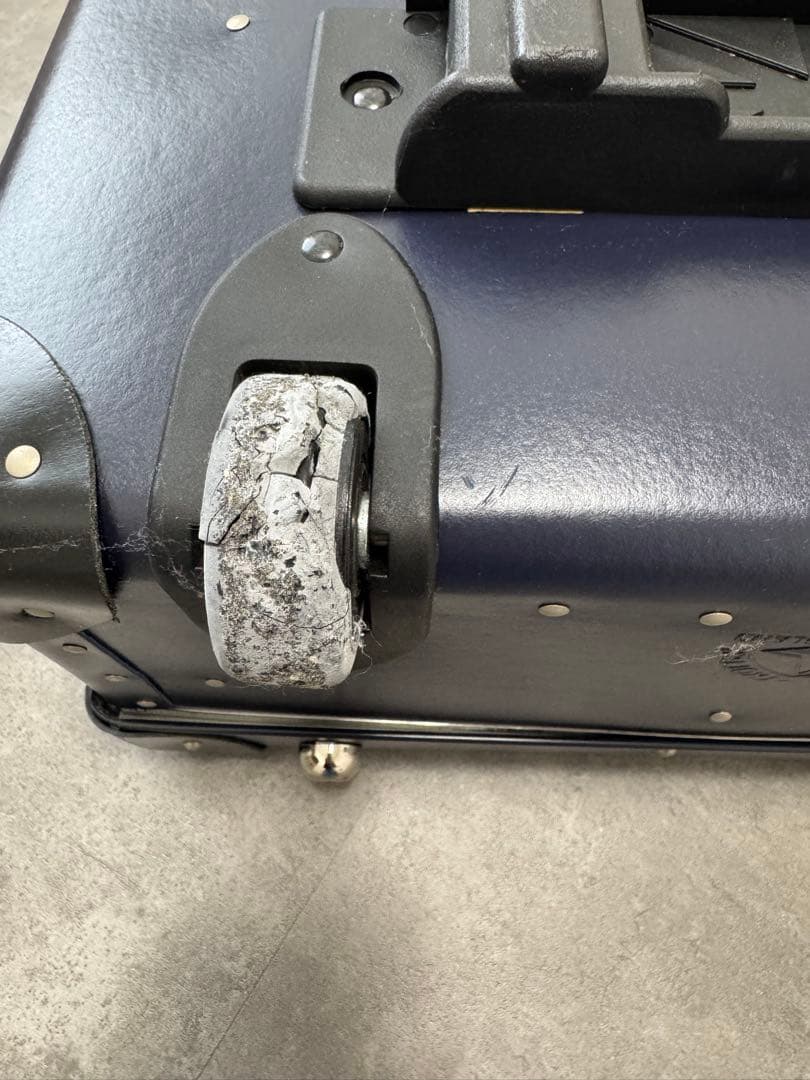 グローブトロッターGLOBE TROTTER オリジナル　スーツケース　ネイビー