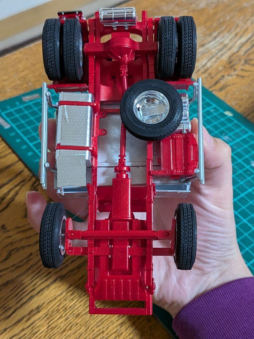 アオシマ　デコトラ　プラモデル　日野プロフィアトレーラーヘッド完成品