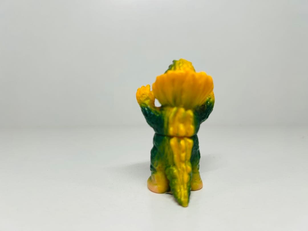 d*9様 ぶたのはな じゃんけんバトル ジラース　怪獣　ウルトラマン　ソフビ ミ