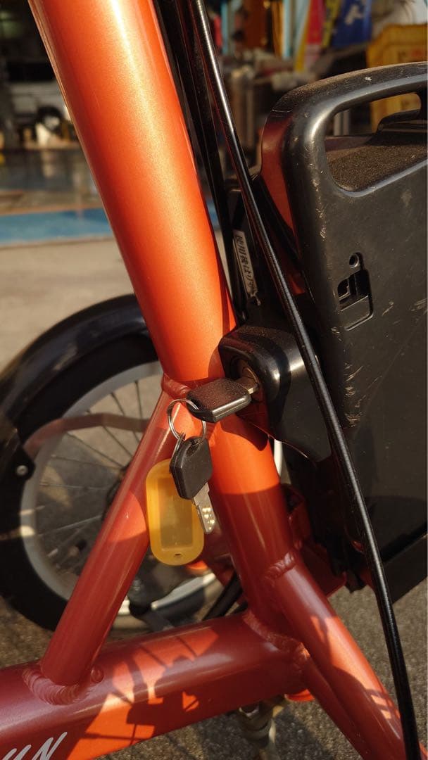 （ホワイト）けんきゃくん 電動四輪自転車