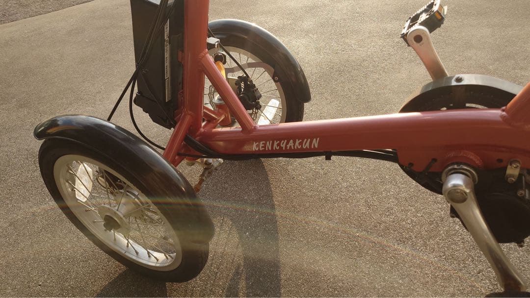 （ホワイト）けんきゃくん 電動四輪自転車