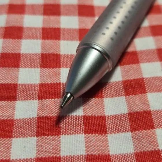 【廃盤】三菱鉛筆　ユニ　ボールペン　ピンク　3&1 激レア