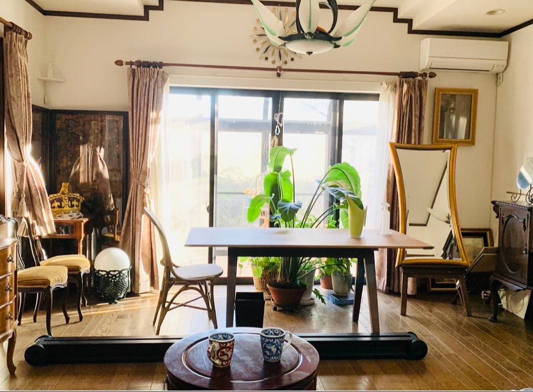 ダイニングテーブル、ワーキングテーブル