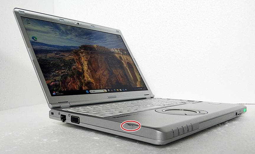 持ち歩きに最適 Panasonic CF-SZ6