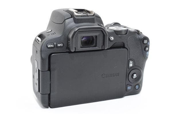 【美品】キャノン Canon EOS Kiss X9 ボディ　一眼レフカメラ