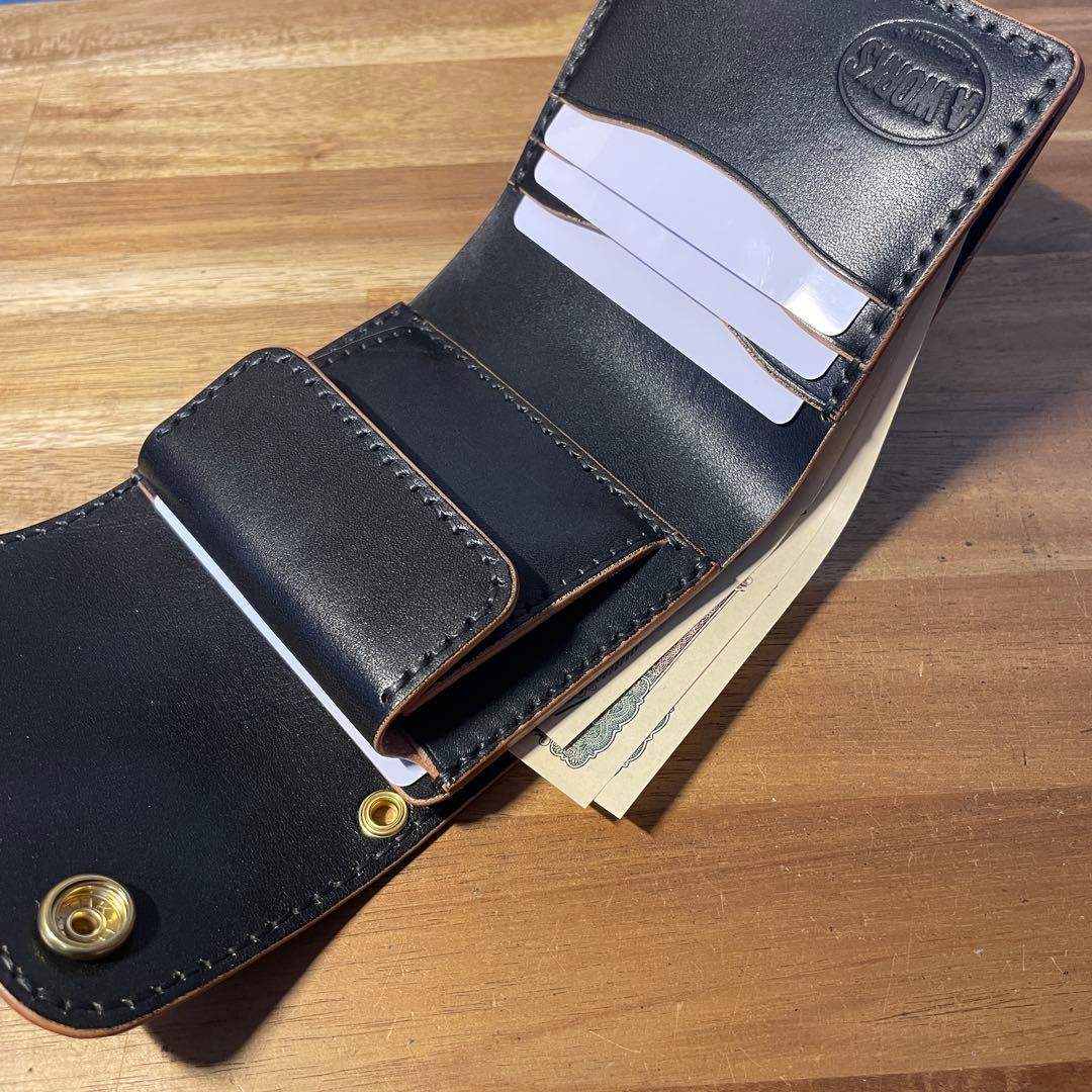 ショートトラッカーウォレット　栃木レザー　丘染めブラック　真鍮　茶芯