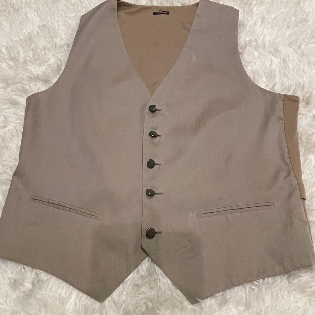 GIORGIO ARMANIジョルジュアルマーニ　ベージュ、ベスト