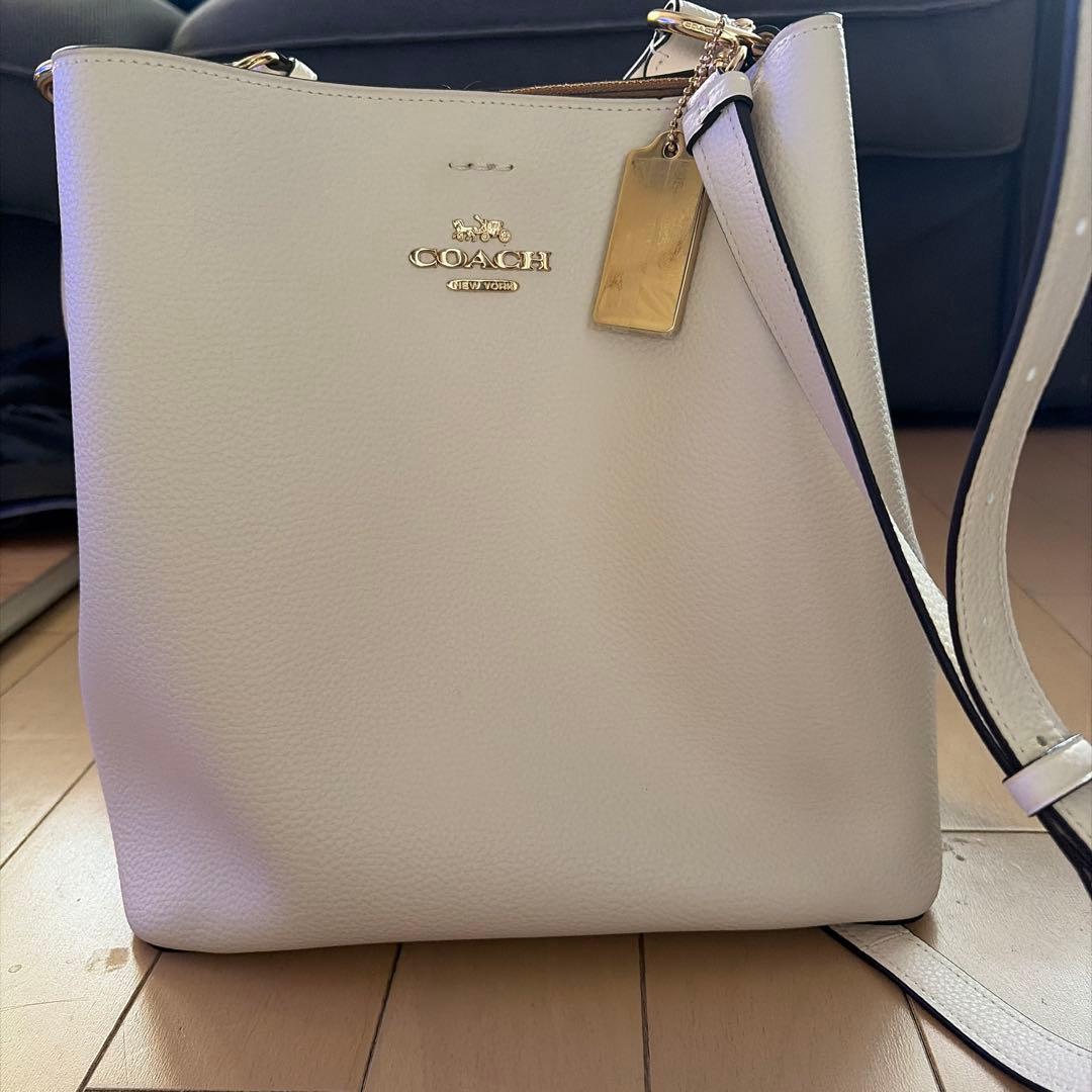 COACH ホワイトレザー ショルダーバッグ　タウン バケット 2way
