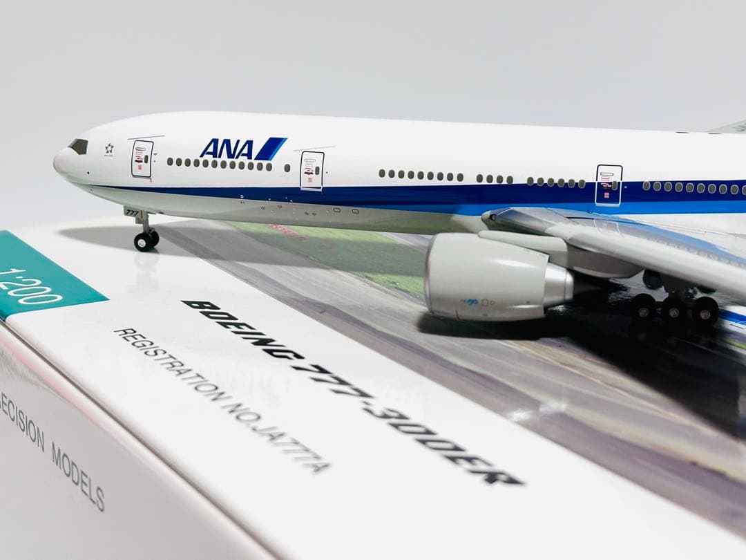 全日空商事 1/200 B777-300ER ANA NH20017