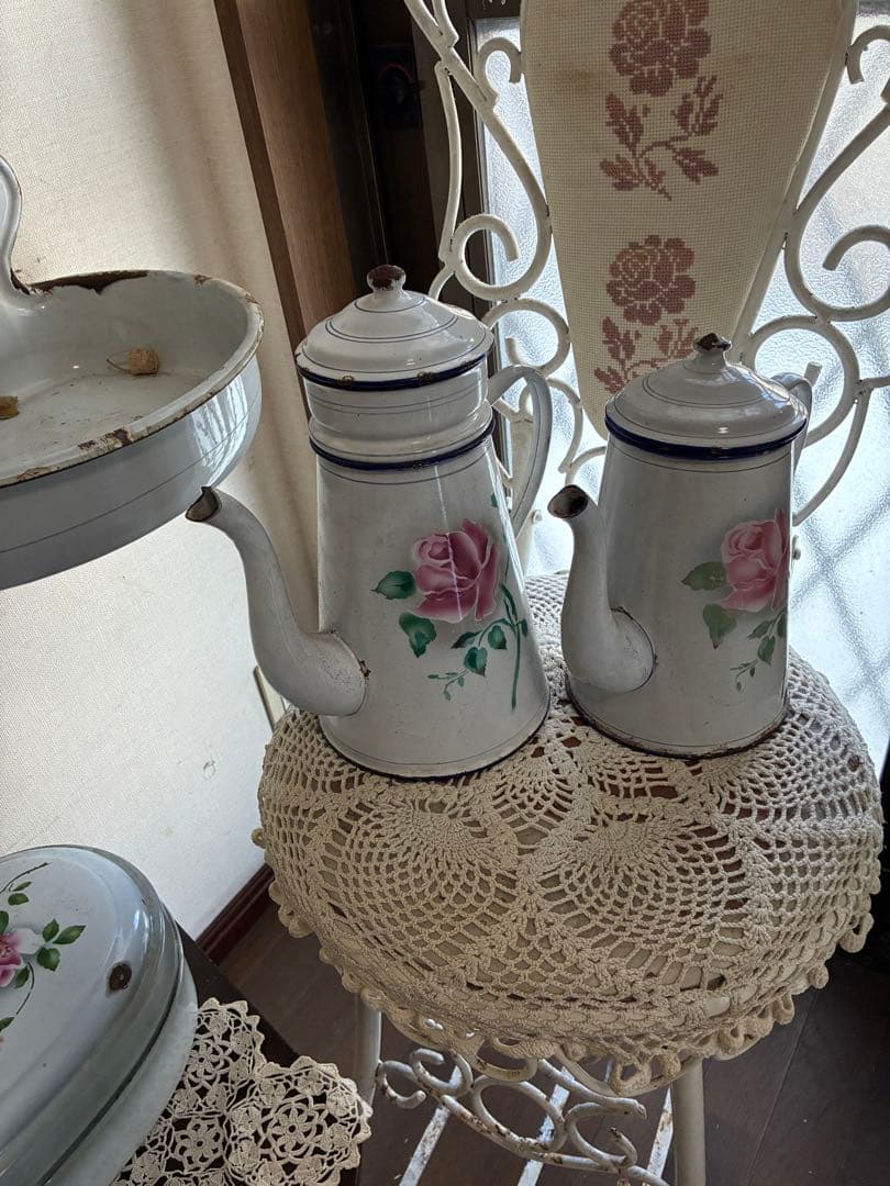 アンティークホーローファウンテン壁掛け手洗いコーヒーポット他バラ柄８点まとめて