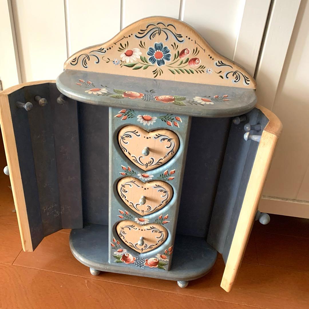 ハート型引き出しの木製小物入れ　ジュエリーボックス