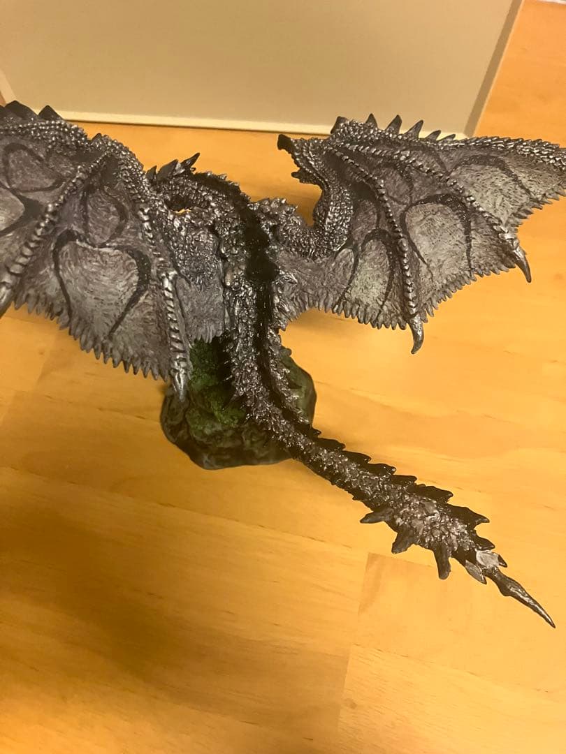 ろ*様 カプコンフィギュアビルダーズ　リオレウス希少種