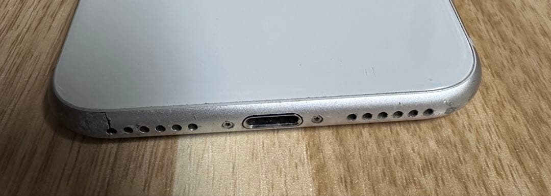 iPhone8 64GB 画面ビビ割れ