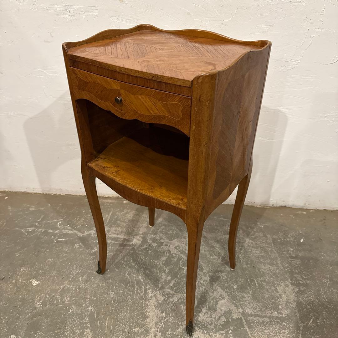 ヴィンテージ　木製サイドテーブル　引き出し／棚付き