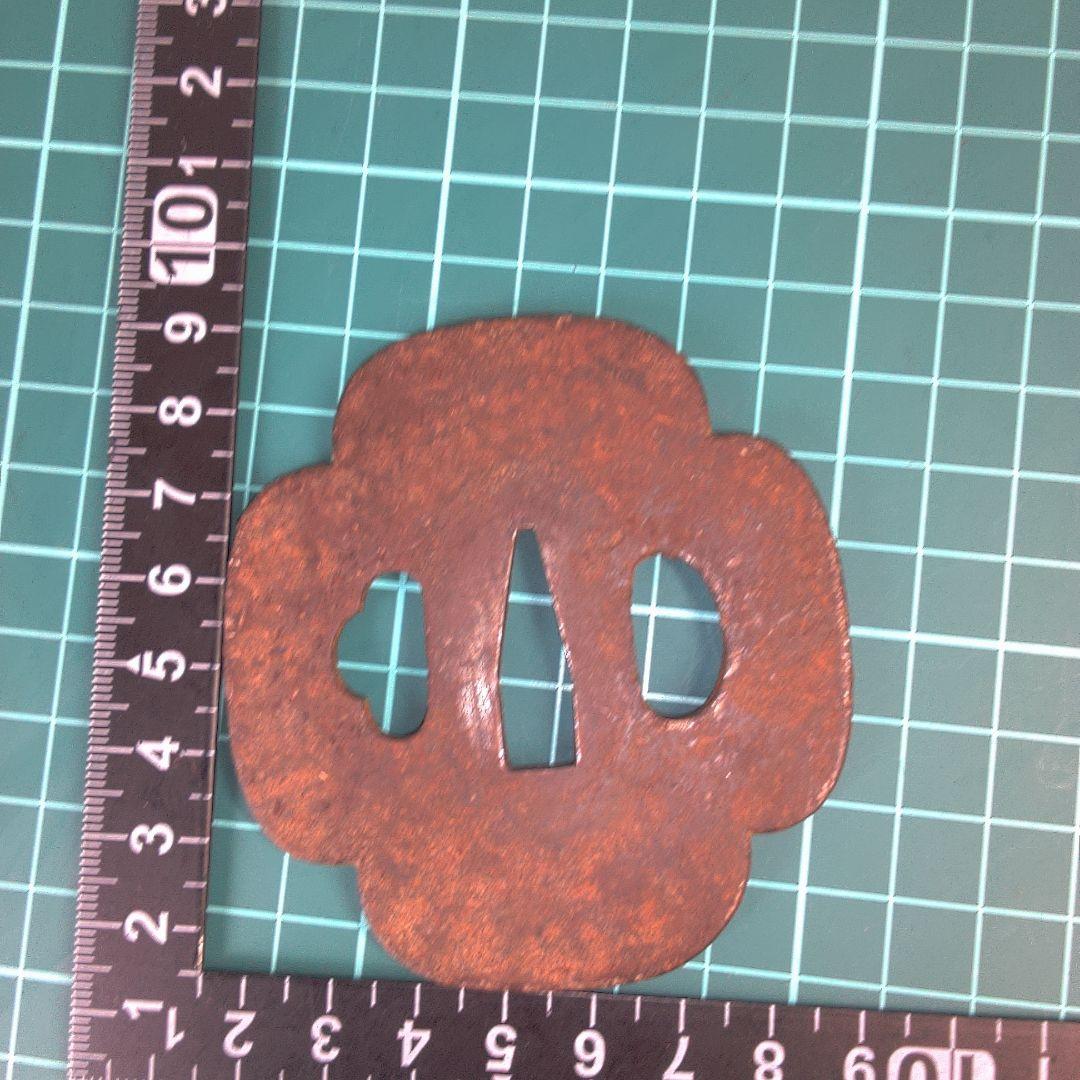 小物１ 花弁型 鉄製 鍔(つば) 錆色