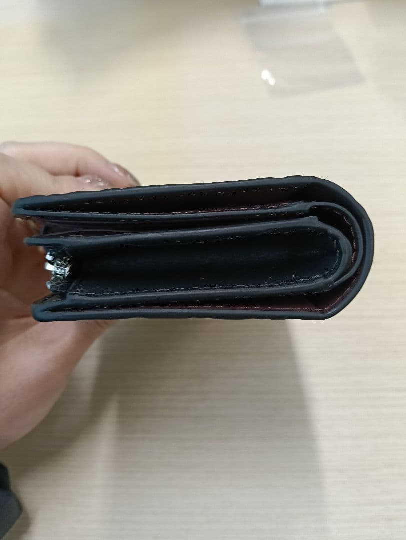 COACH エンボス加工 ブラック 2つ折り財布　美品