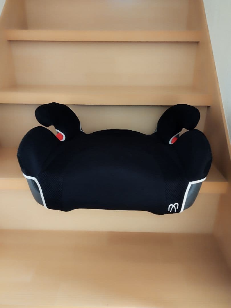 エールベベ　チャイルドシート ブラック　サラット3ステップクワトロ　ALC246