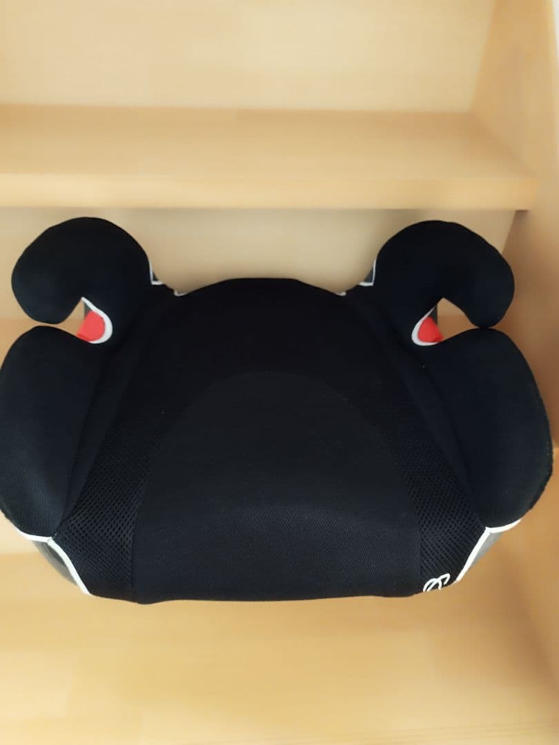 エールベベ　チャイルドシート ブラック　サラット3ステップクワトロ　ALC246