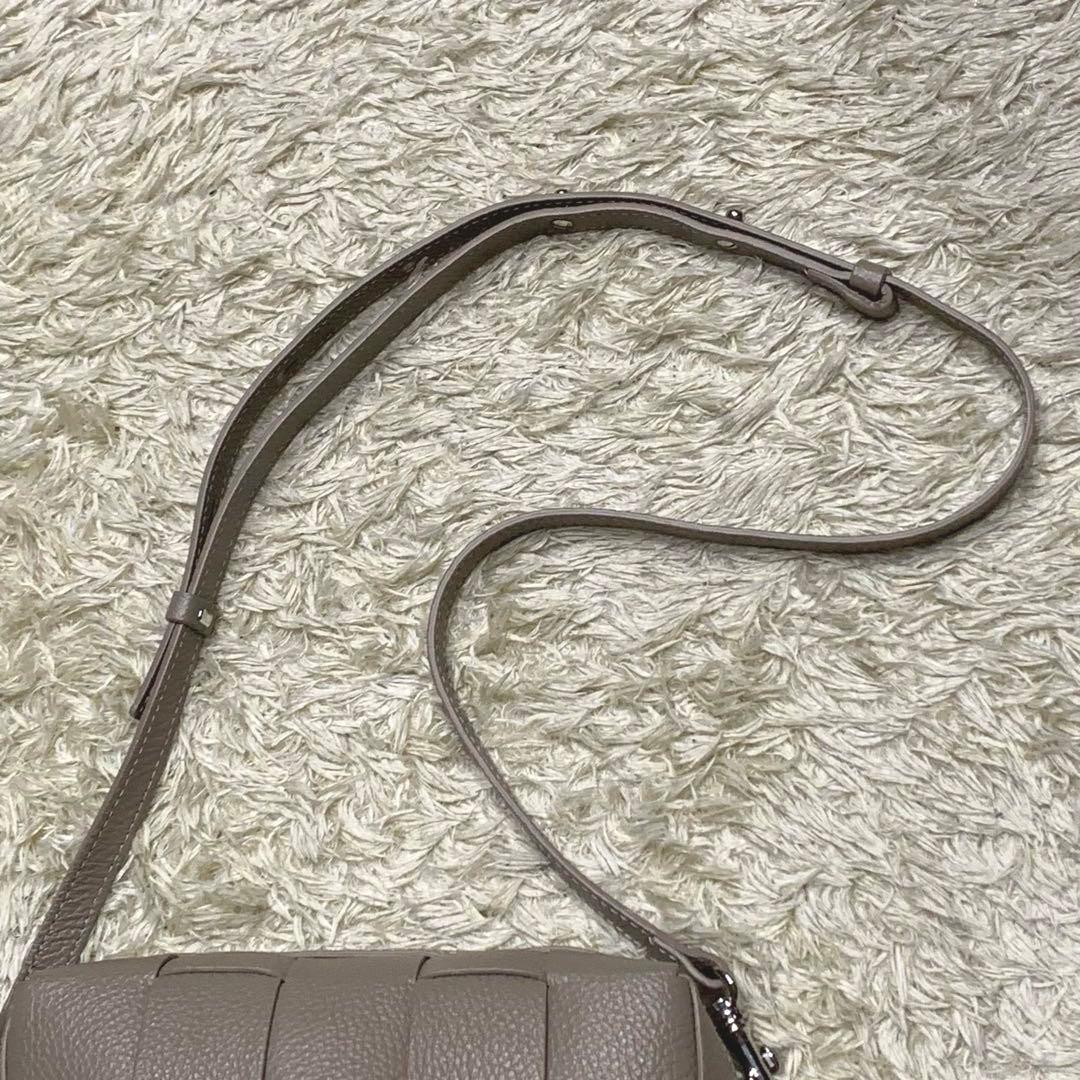 極美品✨IACUCCI ベルタS ショルダーバッグ