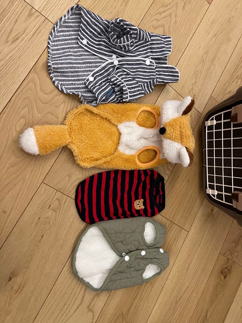 Richell 犬用キャリー ベージュサイズ:中型犬用 / Sサイズの犬4匹