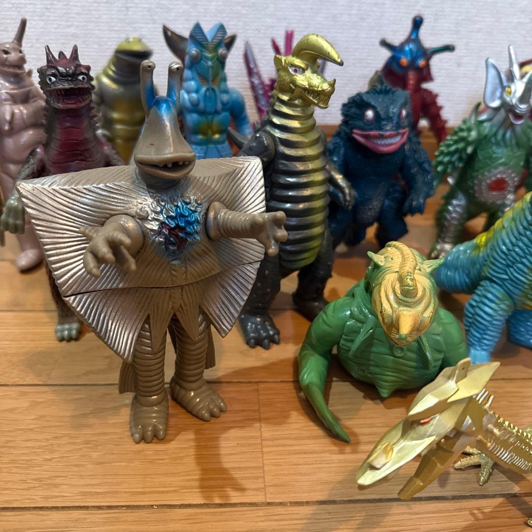 バンダイ　怪獣ソフビ　20体