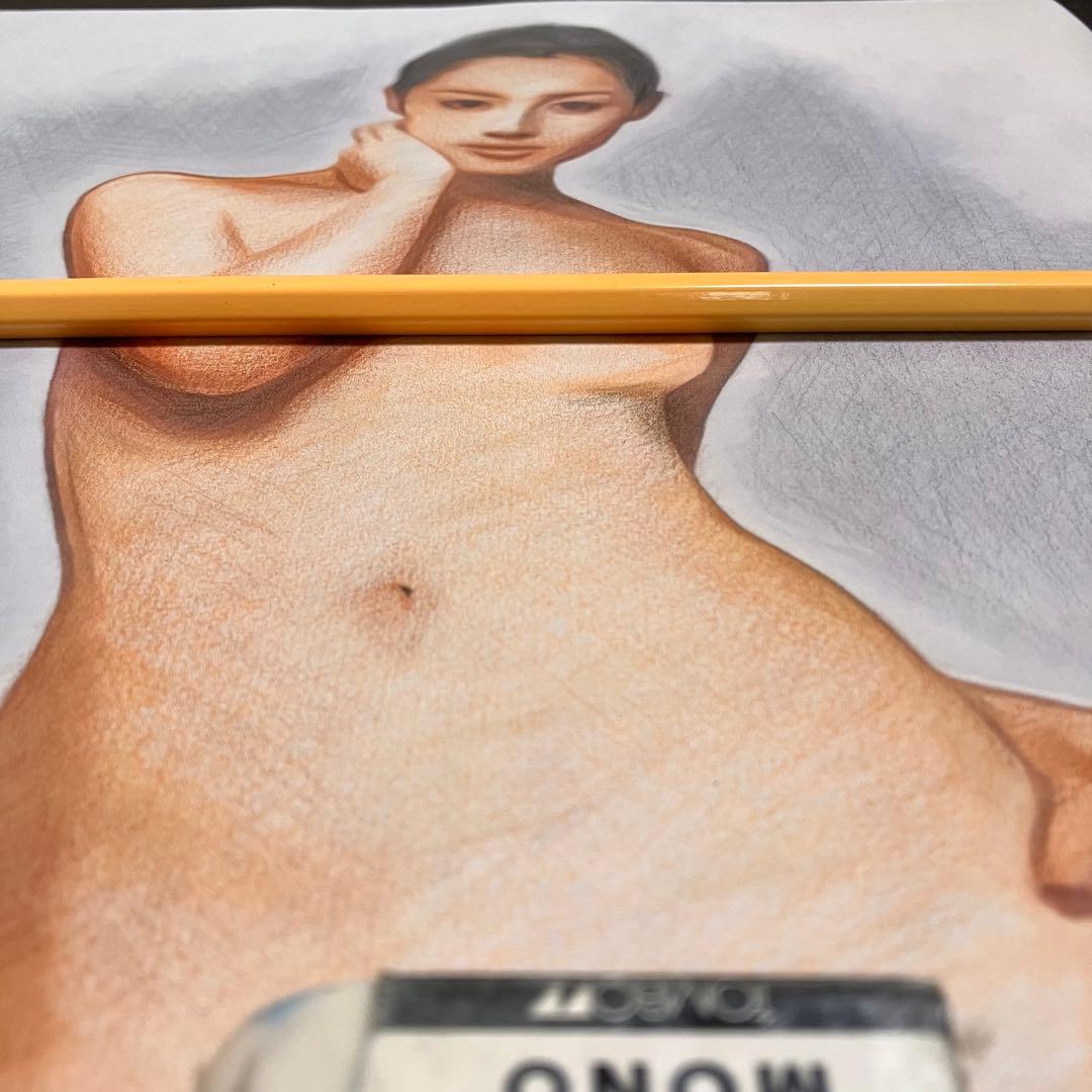 女優画25 額装品　額縁寸法32.0㎝×29.0㎝×1.5㎝　カラー着色　定款付