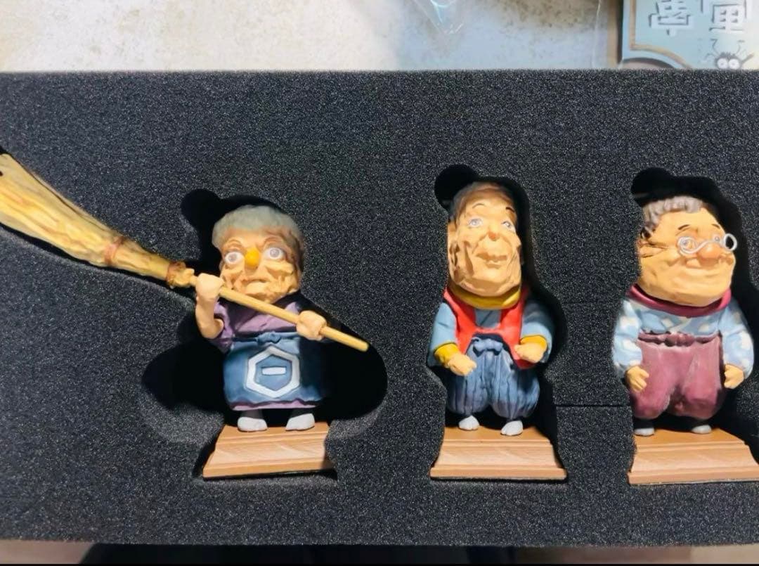 ジブリ美術館限定　君たちはどう生きるか　婆々　７人組