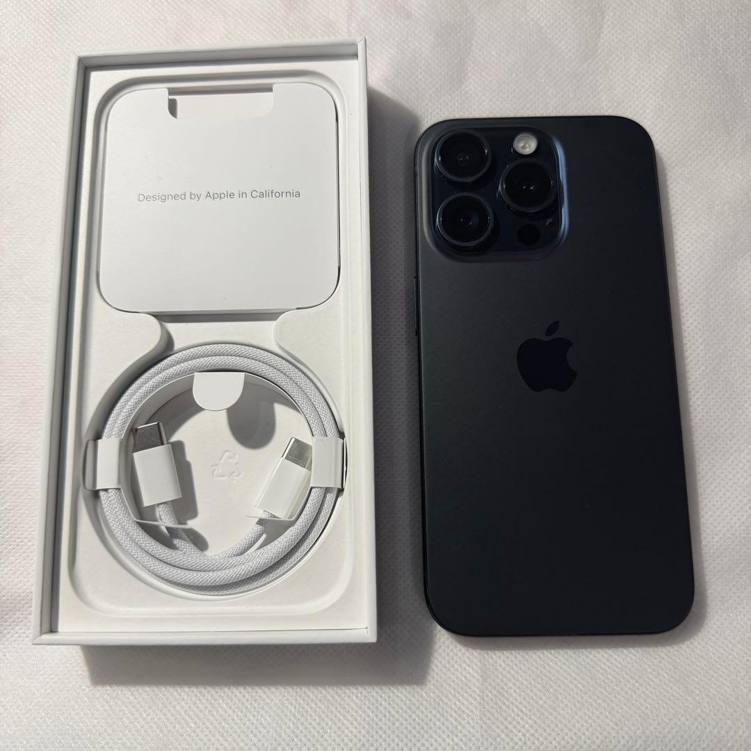 美品　iPhone15 pro ブルーチタニウム simフリー　256GB