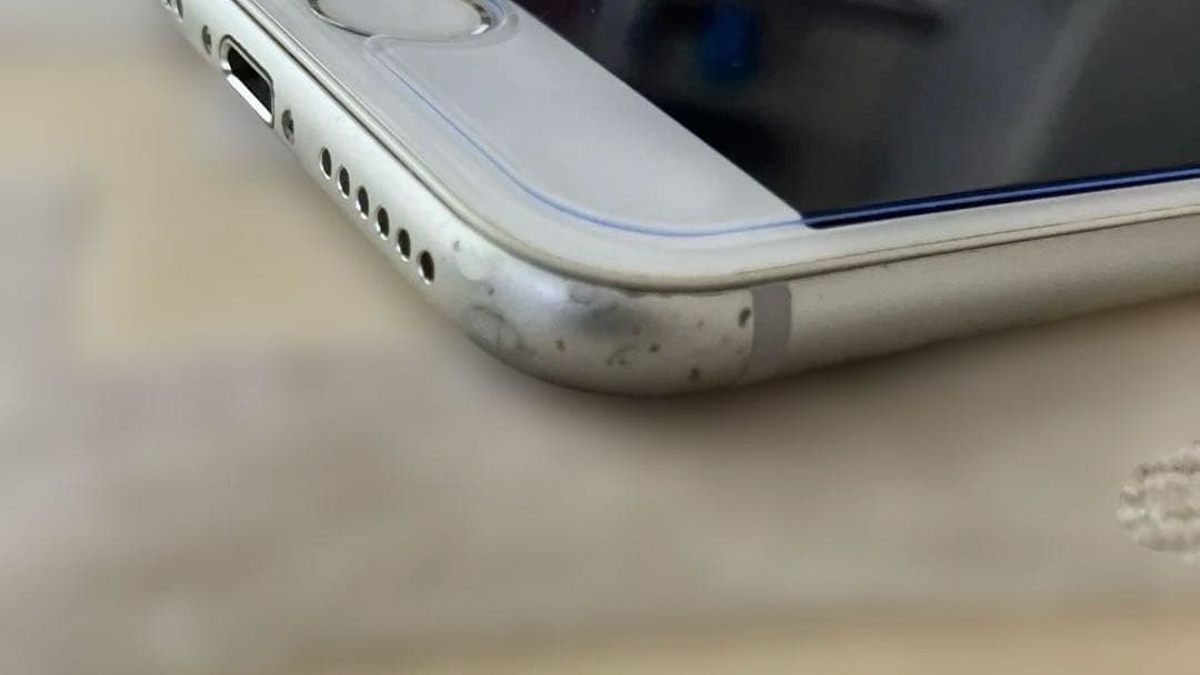 Apple iPhone 8 シルバー 本体（64GB）