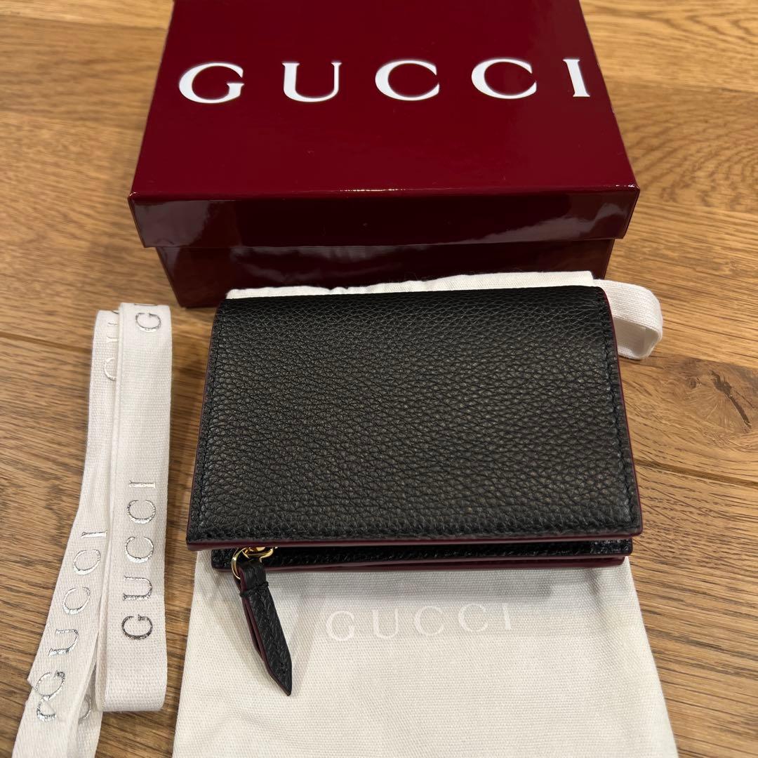 GUCCI 二つ折り財布 黒とボルドー　秋冬限定カラー