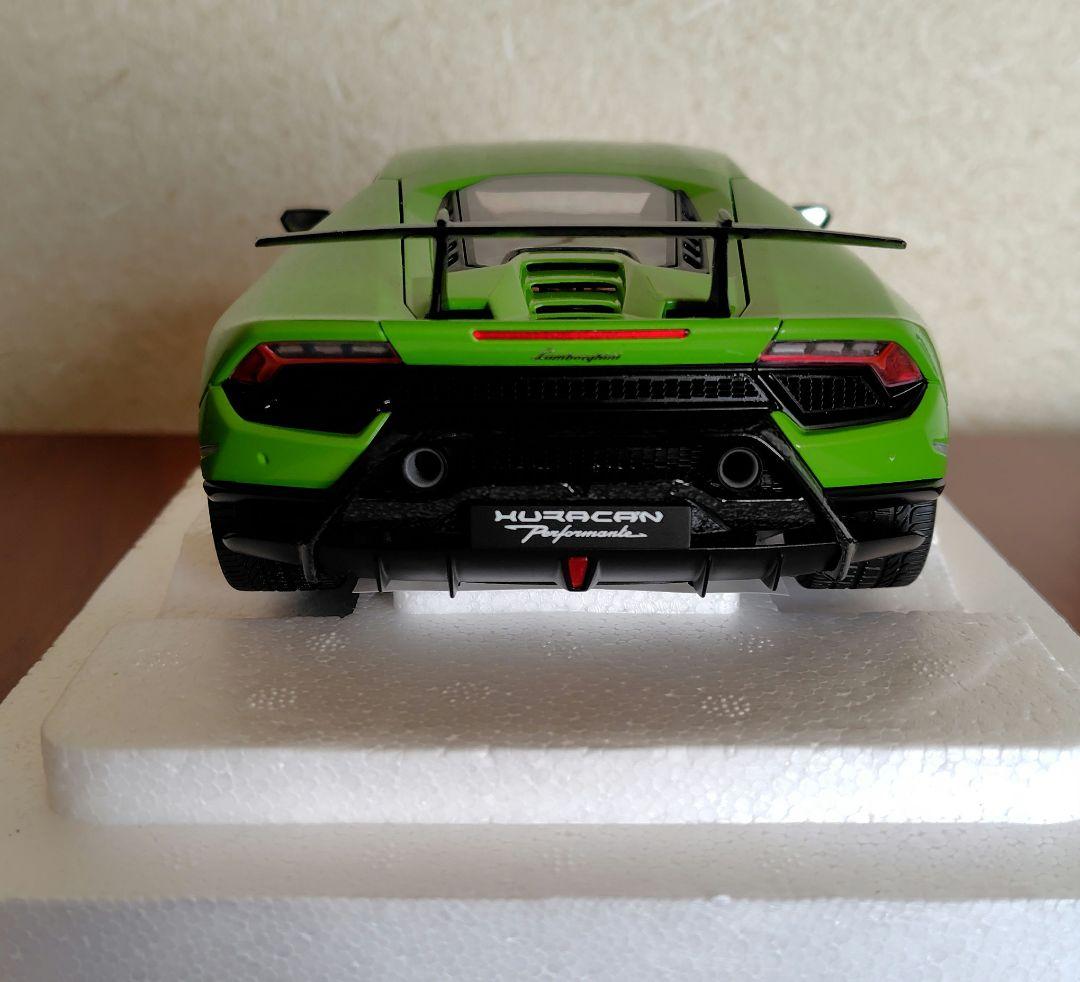 オートアート　ウラカン　ペルフォマンテ　ミニカー　1/18
