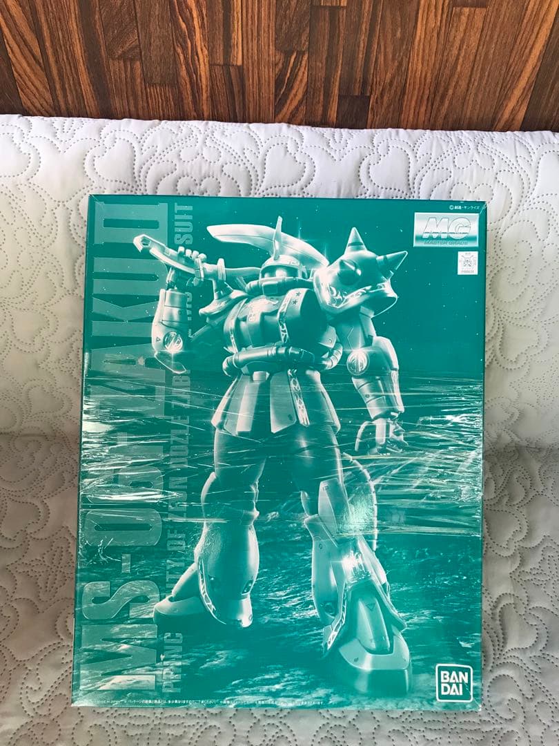 MG 1/100 ドズル.ザビ専用ザク　ガルマ.ザビ専用ザク　マ.クベ専用グフ