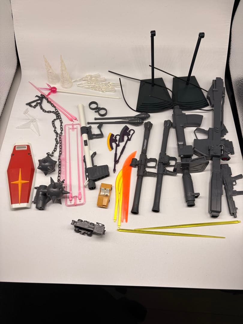 ガンプラ完成品　MG 1stシリーズ14体セット+アクションベース×2